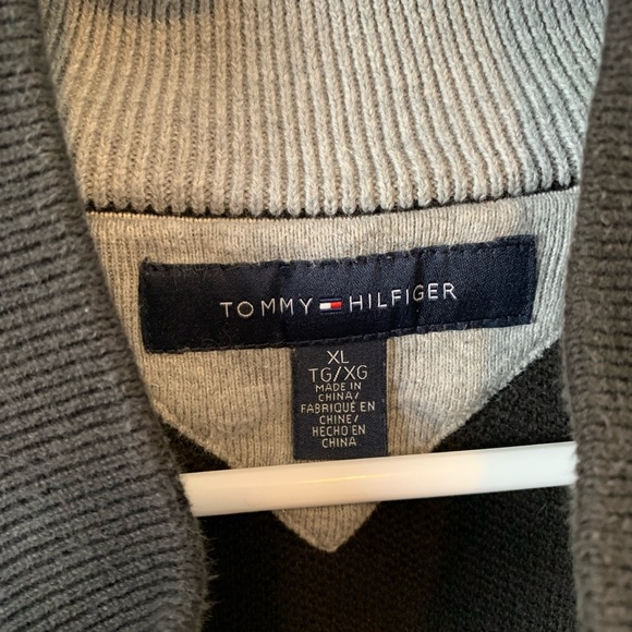 🤩 3 for $20 / Tommy Hilfiger Half Zip Black Sweater - Picture 2 of 4
